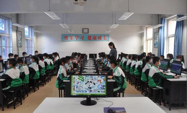 建造家门口的好学校探索建立组成名校教